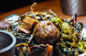 Soy Sauce Beef with Pickled Vegetables