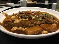 豆腐烧黄鱼-東舍食唐精品陕菜馆