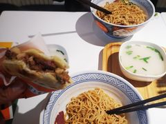 -驴公驴婆(曹杨店)