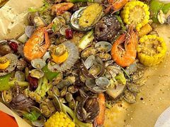 -老东镇啤酒屋海鲜加工·蒸汽海鲜·海鲜烧烤(台东店)