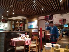 大堂-西贝莜面村(上海百联西郊店)