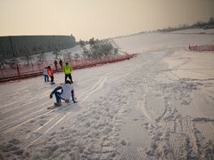 -华彬猛犸滑雪场