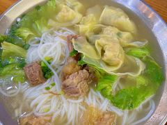 骨汤牛腩粉-周记蟹仔粉(侨港风情街店)