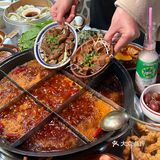 成都！！社区火锅！！好吃死了[流泪][流泪]非网红