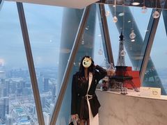 -广州塔卢特斯法国旋转餐厅