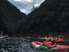 -安吉龙王山峡谷漂流