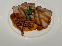 炙烤鼠尾草风味伊比利亚猪排-Le Comptoir de Pierre Gagnaire