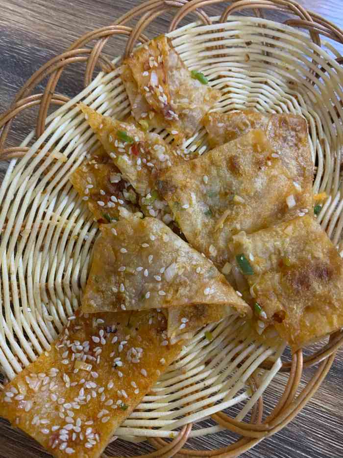 「胡辣汤」特别特别咸,里面的肉也是那种速食肉,豆筋也不好吃,反正