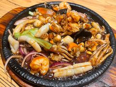 铁板海味三鲜-小船渔村·大连菜(明泽街店)