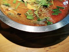 -野山舂·贵州现舂酸汤火锅(鸿通城店)