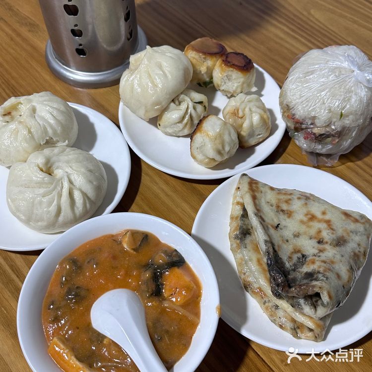 千岛湖大桥旁边的早餐店