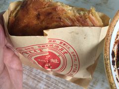 牛肉锅盔-王记老幺肥肠粉