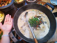 煎香酸菜半边鱼-渔悦潇湘·酸菜煮鱼(岳麓山店)