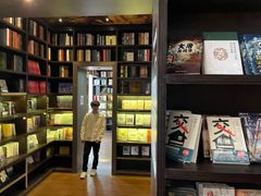 -钟书阁(松江泰晤士小镇店)