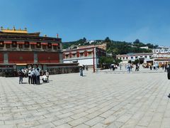 -塔尔寺游客服务中心