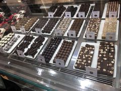 -VENCHI 闻绮(上海佛罗伦萨小镇店)
