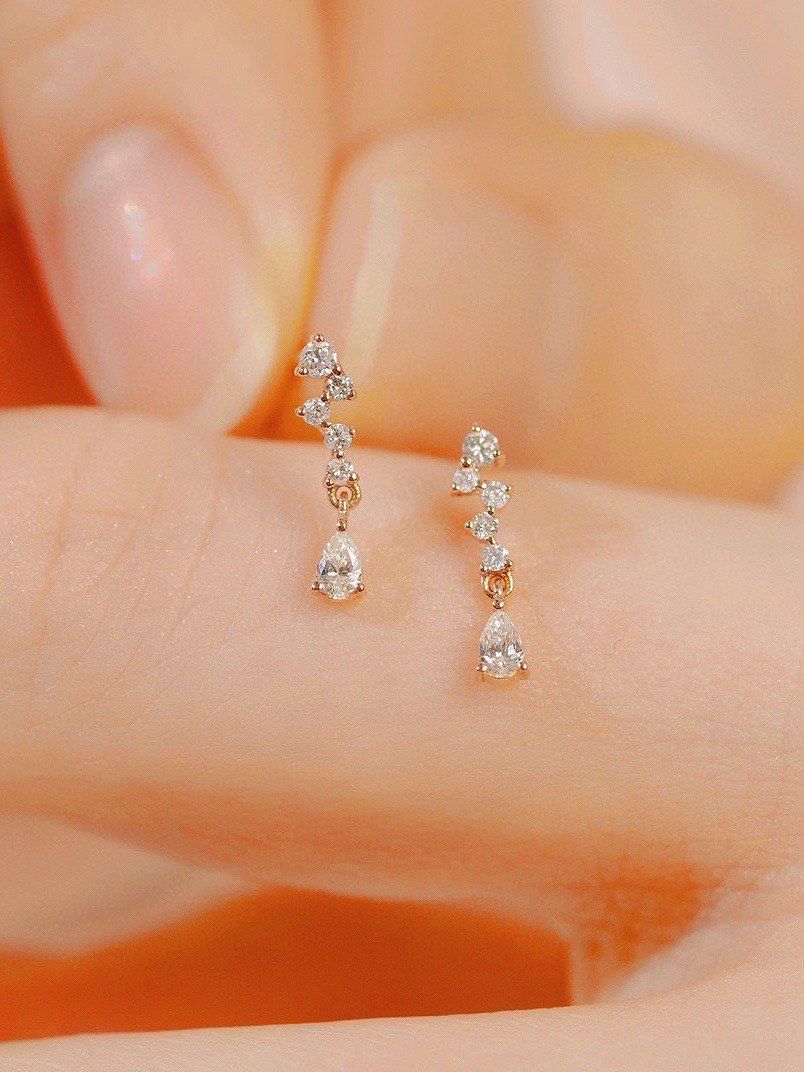 水滴钻石耳钉