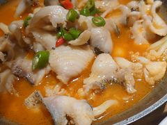 思茅酸汤鱼片-老滇山寨•云南特色菜•地方菜•民族风情歌舞表演(金碧店)