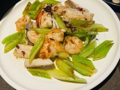 黑松露鱼片炒虾球-一川二水•粤川醉(CP静安店)
