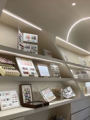 -洛伊科技抗衰护肤中心