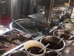 -鸿浩扒猪脚米线