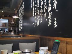 大堂-洪氏嗨捞·广东猪肚鸡·椰子鸡火锅(西咸万象城店)