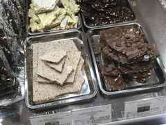 -VENCHI 闻绮(上海佛罗伦萨小镇店)