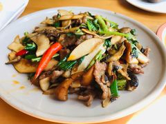 野生菌炒牛肉-山茶云南菜(中关村店)