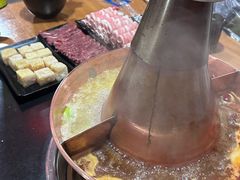 -果松木炭酸菜铜火锅·外婆参鸡汤