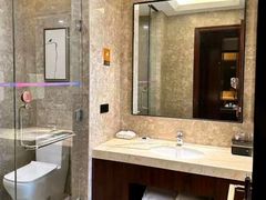 -蓝蔻酒店(深圳东站布吉万象汇店)