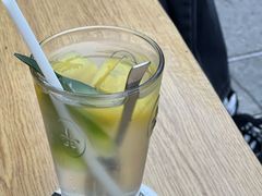 -巴浪鱼咖啡馆 Local Fish