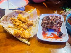 -爆炸头阿姨小四川正宗川味小吃(无任何分店)