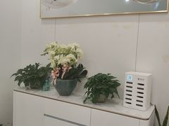 -皓齿连锁·雅贝健口腔·种植·矫正中心(虹口曲阳路店)