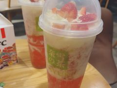 霸气生日草莓-奈雪的茶(南山大冲一期店)