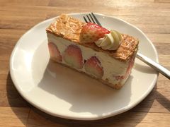 草莓拿破仑蛋糕-星巴克臻选(南京艾尚天地店)