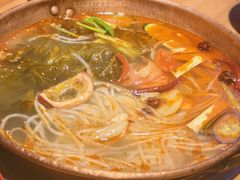 -洱火云南酸菜牛肉火锅(石景山当代商城店)