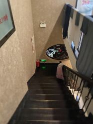 -威思丽高温瑜伽会馆