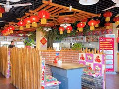 大堂-靠山屯东北农家菜(八龙桥雅苑店)