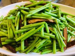 藜蒿炒香干-西江美食舫·江西菜(健德桥店)