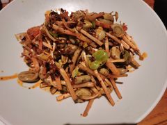 折耳芽拌胡豆-巴蜀风·地道川菜(总店)