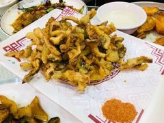 炸平菇-东北哈尔滨酱骨头馆房掌柜铁锅炖
