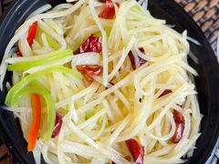 酸辣土豆丝-东方亚克西餐厅(西康路店)