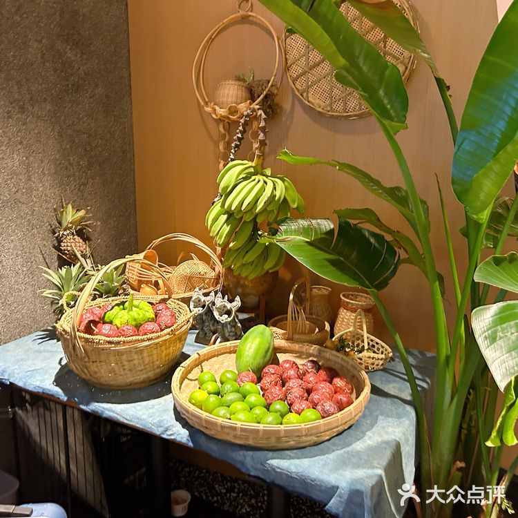 外滩漫步 呛头家云南民族菜