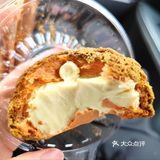 都很好吃但全是热量炸弹。肉松卷味道淡很一般