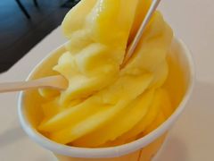 麦当劳甜品站金菠萝雪芭-麦当劳(团结湖店)