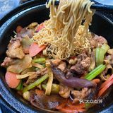 慕名而来，馋了很久的鸡公煲