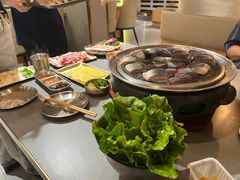 -围炉肉舍•炭烤活鳗•丹东海鲜烤肉(步行街店)