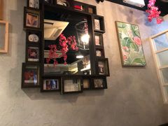 -layback cafe & bar
