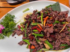 -老滇山寨•云南特色菜•地方菜•民族风情歌舞表演(金碧店)