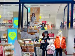 -王府井奥莱临潼小镇(临潼店)